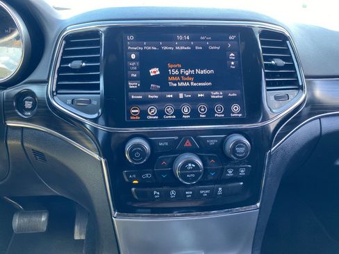 Used 2021 Jeep Grand Cherokee Limited w/ Luxury Group II image 8