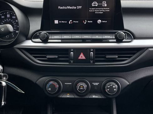 Used 2024 Kia Forte LXS w/ LXS Technology Package image 16