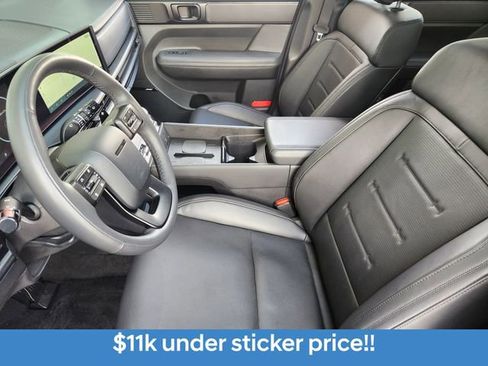 Certified 2025 Hyundai Santa Fe Calligraphy image 9