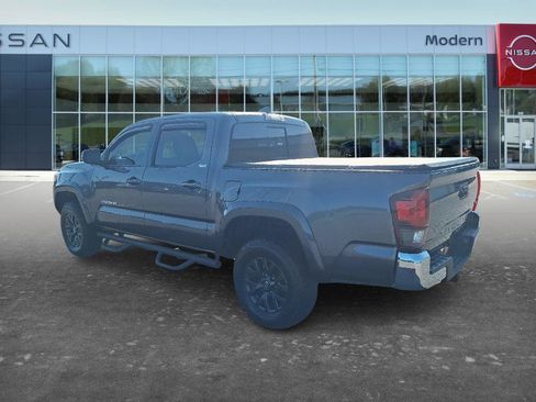 Used 2021 Toyota Tacoma SR5 RWD image 6