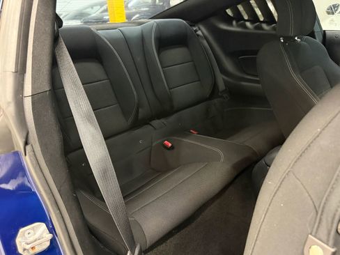 Used 2015 Ford Mustang Coupe RWD image 17