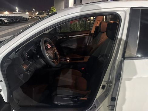 Used 2020 Honda Civic LX image 40