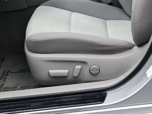 Used 2014 Toyota Camry XLE image 10