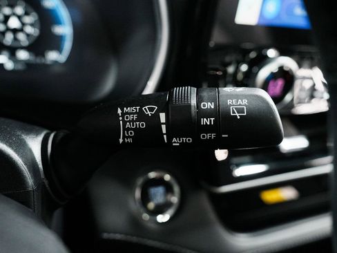 Used 2023 Toyota Highlander Platinum AWD/4WD image 25