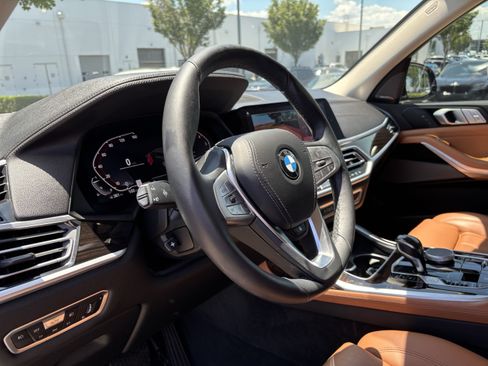 Used 2021 BMW X7 xDrive40i w/ Premium Package AWD/4WD image 13