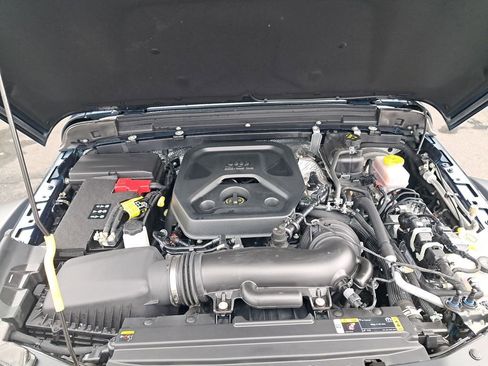 Used 2025 Jeep Wrangler Willys image 27