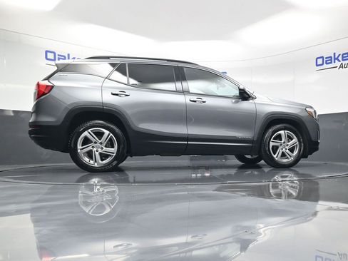 Used 2020 GMC Terrain SLE w/ Driver Convenience Package image 45