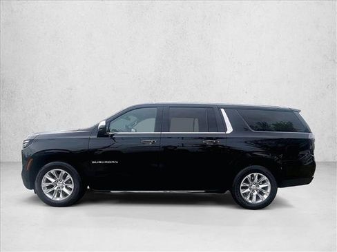 Used 2025 Chevrolet Suburban Premier RWD image 6