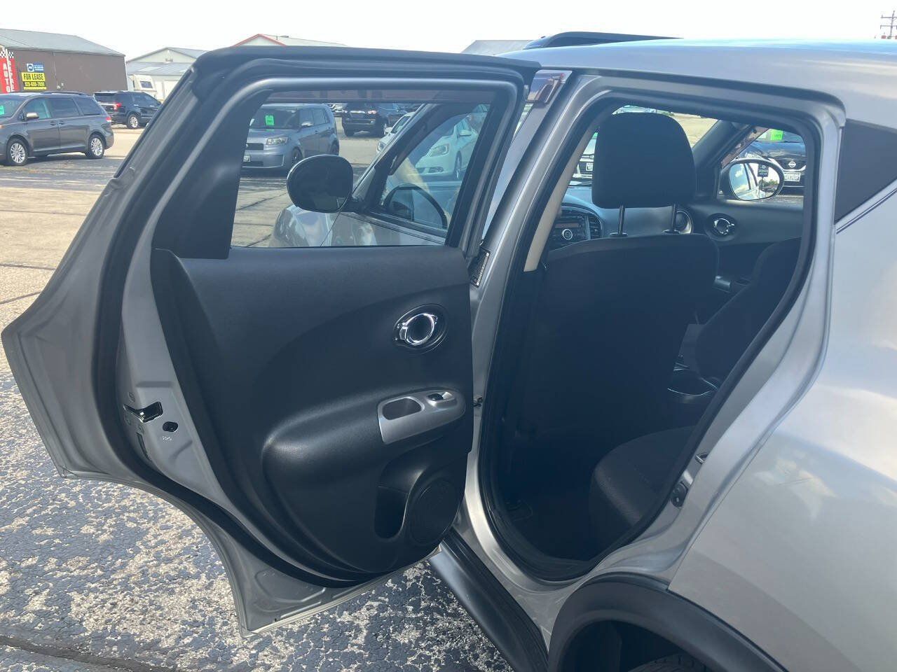 Used 2011 Nissan Juke SV AWD/4WD image 11