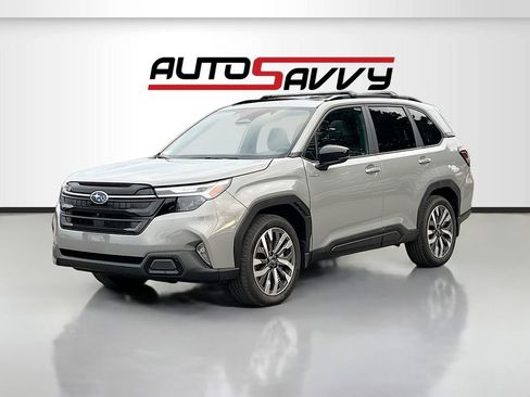 Used 2025 Subaru Forester Touring w/ Touring Package AWD/4WD image 3