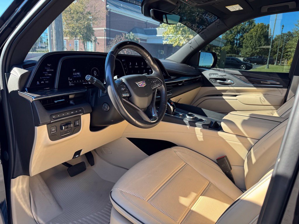 Certified 2022 Cadillac Escalade ESV Premium Luxury w/ Performance Package AWD/4WD image 11