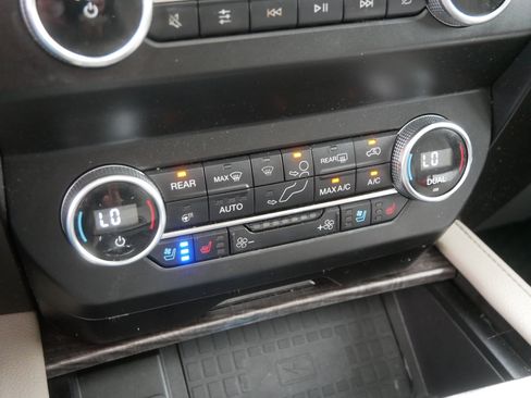 Used 2020 Ford Expedition Max Limited AWD/4WD image 36