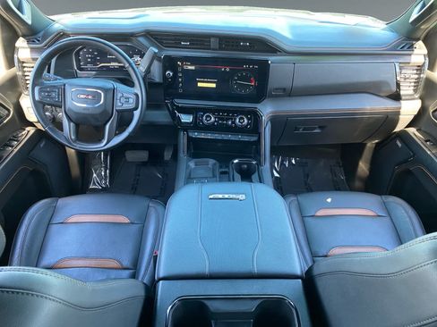 Used 2024 GMC Sierra 2500 AT4 w/ AT4 Premium Plus Package AWD/4WD image 10