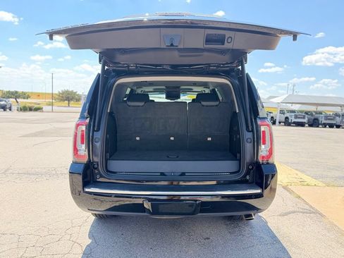 Used 2019 GMC Yukon Denali w/ Denali Ultimate Package AWD/4WD image 6