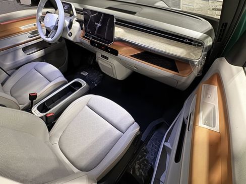 New 2025 Volkswagen ID. Buzz Pro S Plus image 8