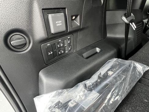 New 2026 Lexus LX 700h Luxury AWD/4WD image 36