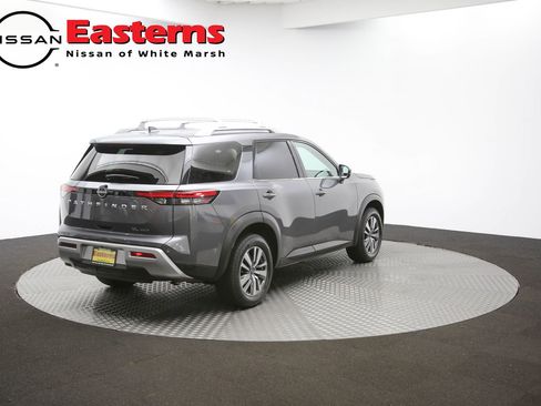 Used 2023 Nissan Pathfinder SL AWD/4WD image 39