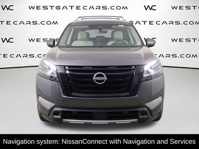 Used 2024 Nissan Pathfinder SL w/ Black Appearance Package