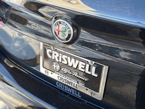 Used 2022 Alfa Romeo Giulia Veloce image 17