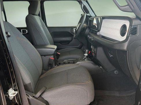 Used 2024 Jeep Wrangler Unlimited AWD/4WD image 11