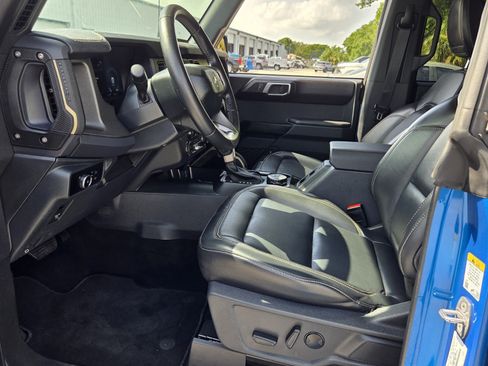 Used 2025 Ford Bronco Badlands AWD/4WD image 9