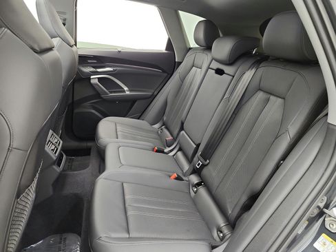 Used 2025 Audi Q5 Premium Plus w/ Premium Plus AWD/4WD image 13