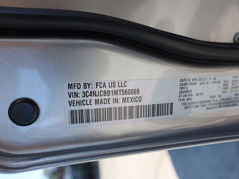Used 2021 Jeep Compass Latitude FWD image 34