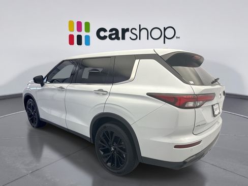 Used 2024 Mitsubishi Outlander SE Black Edition AWD/4WD image 3