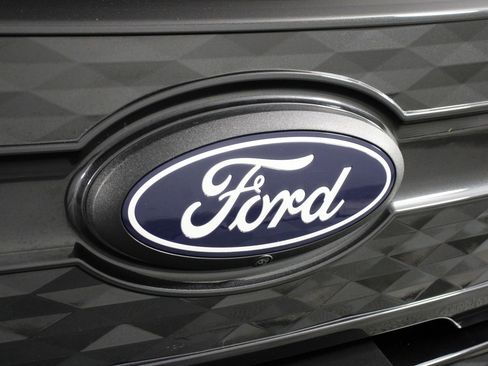 Used 2024 Ford F150 Lightning Platinum AWD/4WD image 25