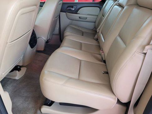 Used 2012 Chevrolet Avalanche LTZ RWD image 15