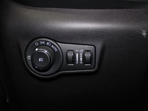 Used 2022 Jeep Compass High Altitude AWD/4WD image 42