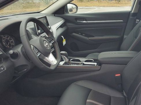 New 2025 Nissan Altima 2.5 SR image 10