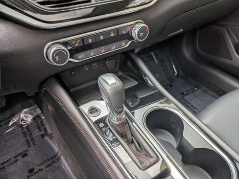 Used 2024 Nissan Altima 2.5 SR w/ SR Premium Package image 18