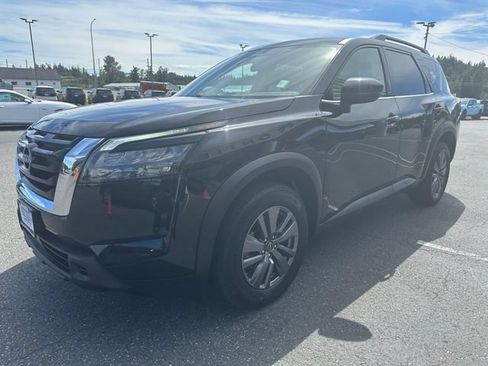 Used 2025 Nissan Pathfinder SV AWD/4WD image 6