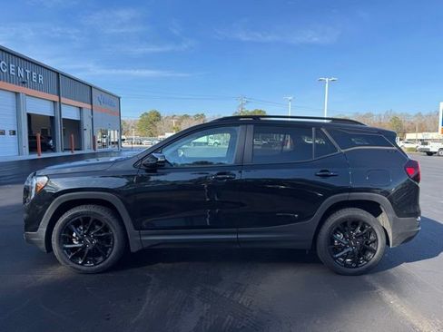 Used 2023 GMC Terrain SLE w/ Elevation Edition image 2
