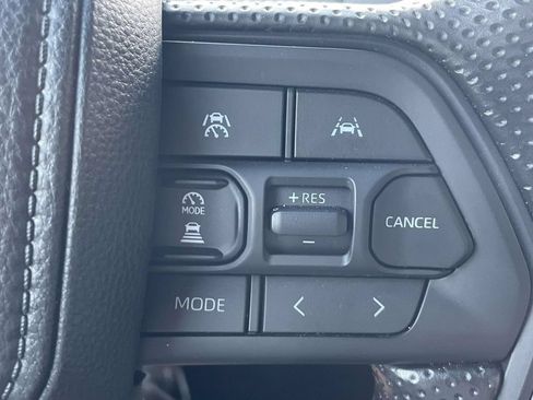 Used 2025 Toyota Tacoma SR5 AWD/4WD image 20