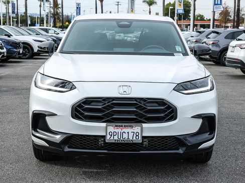 Used 2025 Honda HR-V Sport image 2