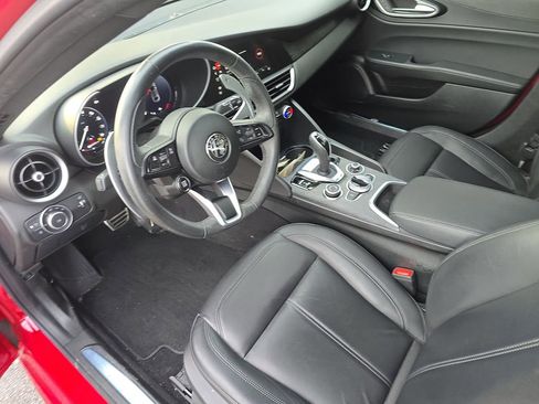 Used 2024 Alfa Romeo Giulia Sprint image 18
