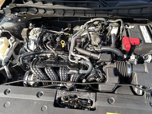 Used 2024 Nissan Altima 2.5 SV FWD image 32