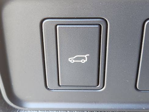 Used 2018 Land Rover Range Rover Sport Supercharged image 14