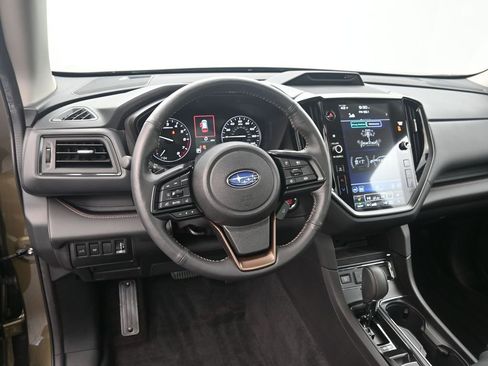 Used 2025 Subaru Ascent Bronze Edition image 17