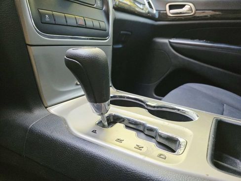 Used 2012 Jeep Grand Cherokee Laredo AWD/4WD image 17