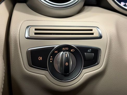 Used 2021 Mercedes-Benz C 300 4MATIC Sedan image 10