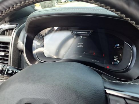 Used 2025 RAM 3500 Limited AWD/4WD image 26