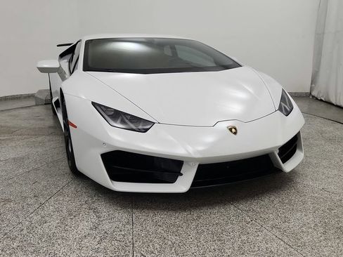Used 2018 Lamborghini Huracan LP 580-2 RWD image 11