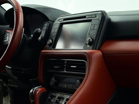 Used 2018 Nissan GT-R Premium w/ Premium Interior Package image 21