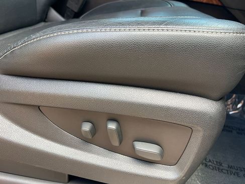 Used 2017 Chevrolet Tahoe Premier AWD/4WD image 18