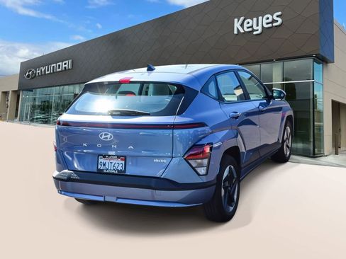 Certified 2024 Hyundai Kona SE FWD image 4