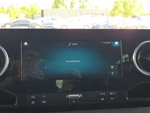 Used 2022 Mercedes-Benz Sprinter 2500 image 25