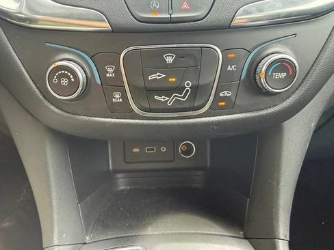 Used 2023 Chevrolet Equinox LT AWD/4WD image 30